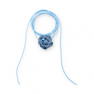 Choker con fiore blu