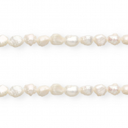 Perle di acqua dolce imperfette pepita ovale 7-8x6-7mm bianco naturale