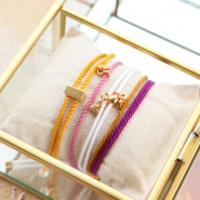 Set di ispirazione Crea bellissimi braccialetti con ciondoli con cordoncino alla moda