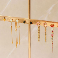 Set di ispirazione Mettiti all’opera e crea orecchini a lobo personalizzati