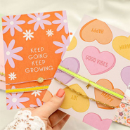 Set di ispirazione Idee creative con nastri colorati e cartoncini per bigiotteria con proprio disegno