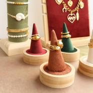 Novità Nuovi espositori di bigiotteria alla moda