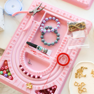 Set di ispirazione Crea gioielli con la nostra nuova collezione di tavolette per infilare