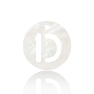 Pendenti di conchiglia prodotti speciali lettera D bianco (colore naturale)