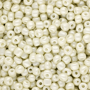 Perline di vetro rocailles 6/0 (4mm) biancastro