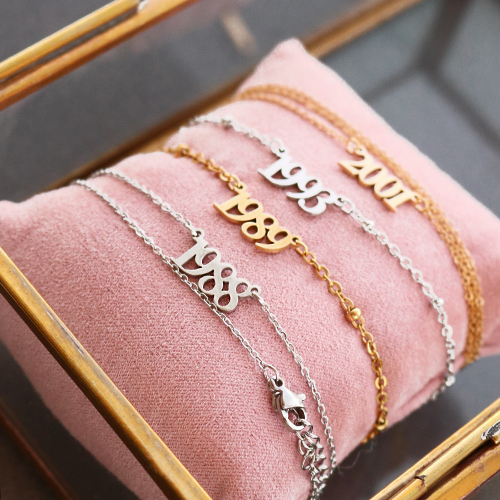 Questi gioielli li puoi creare con i nuovi distanziatori a forma di data in acciaio inox: