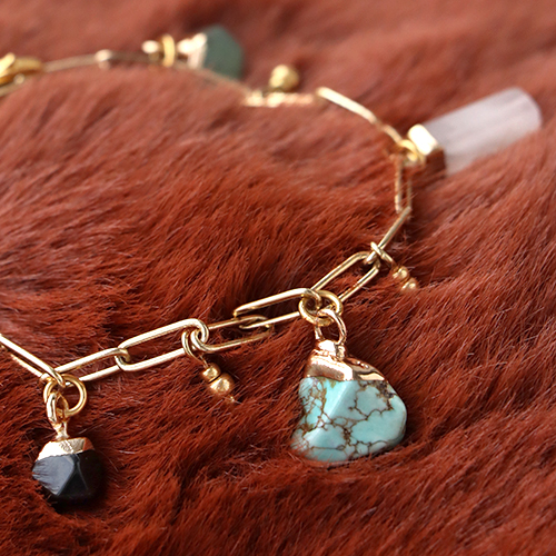 Mettiti all&rsquo;opera con questa nuova collezione di splendidi pendenti in pietra naturale