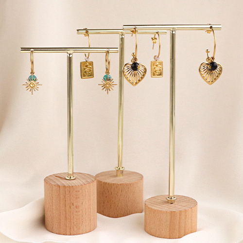 Crea orecchini con ciondoli in acciaio inossidabile