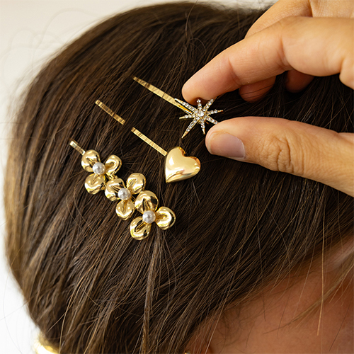 Scopri infiniti abbinamenti con i nostri nuovi accessori per capelli