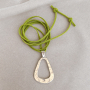 Ispirazione con cordoncini in pelle 