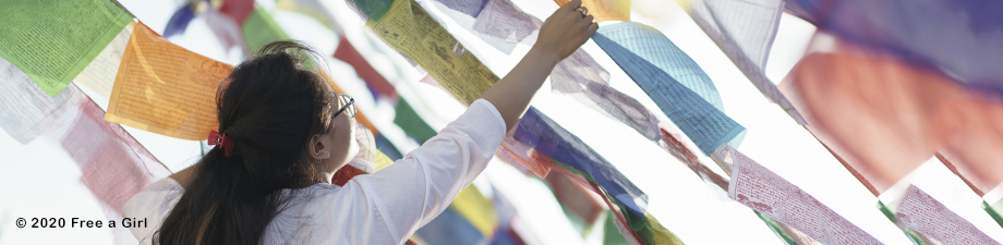 Collezione Girls Support Girls | 50% di donazione a Free a Girl Collezione Girls Support Girls | 50% di donazione a Free a Girl