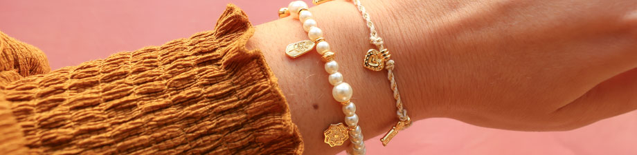 Novit&agrave; nei ciondoli in metallo DQ