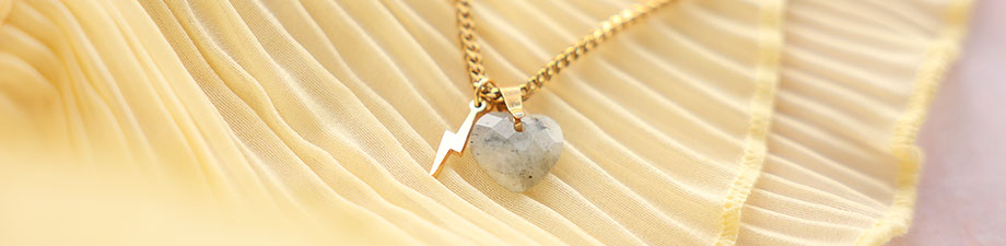 Nuova serie di ciondoli in pietra naturale