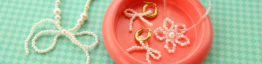 Nuovi pendenti di grande effetto: fiocchi di perle 