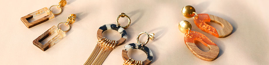 Wow! Splendidi ciondoli in legno con resina