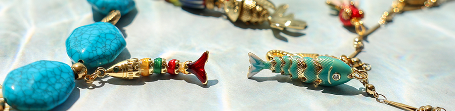 Nuova collezione di ciondoli in ottone