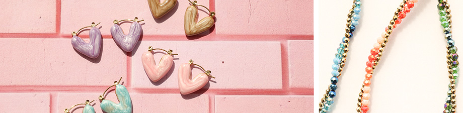 Novit&agrave;! Collana con perline sfaccettate e orecchini cuore