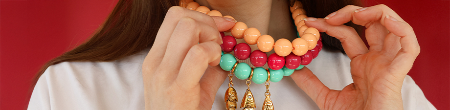 Nuove collane BY31&reg; con perline in acrilico rotonde