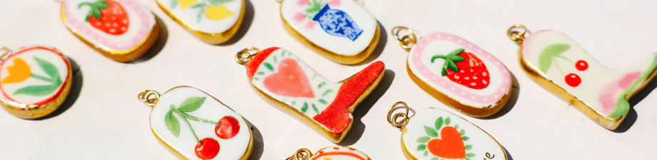 Nuova collezione di ciondoli in ceramica 